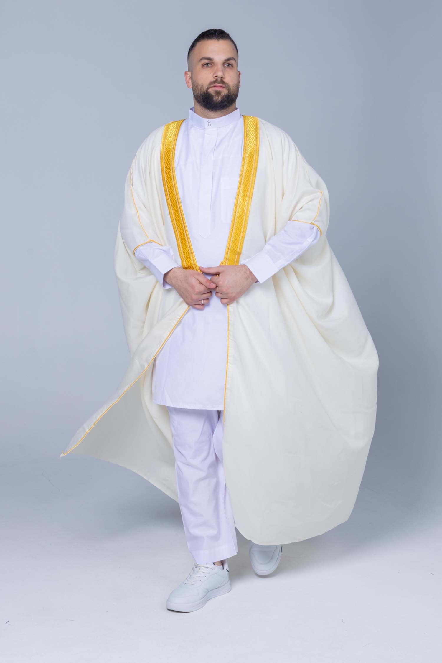 Traditional Arabian Bisht